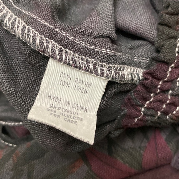 Floral Patterned Pants - Picture 6 of 6